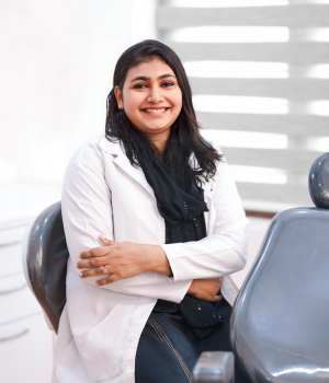 Dr Seniya